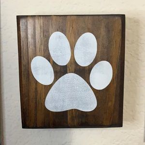 Pawprint sign